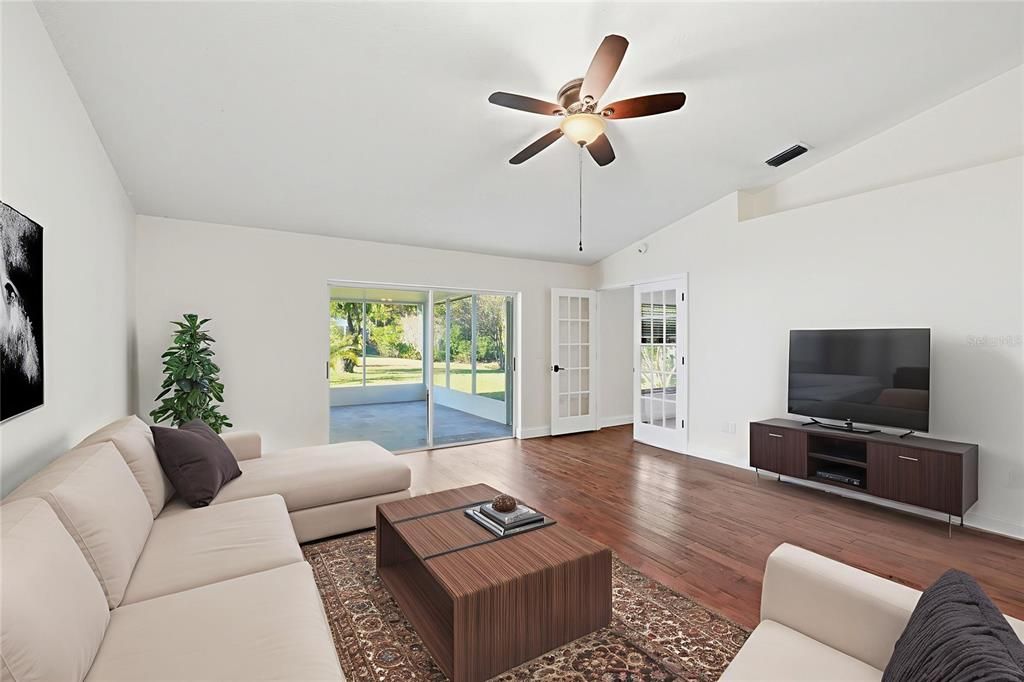 待售: $515,000 (4 贝兹, 2 浴室, 1622 平方英尺)