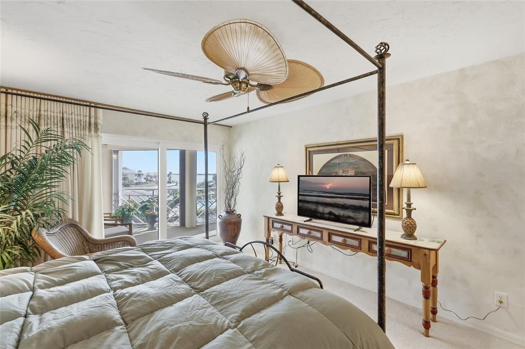 For Sale: $1,195,000 (3 beds, 3 baths, 2865 Square Feet)