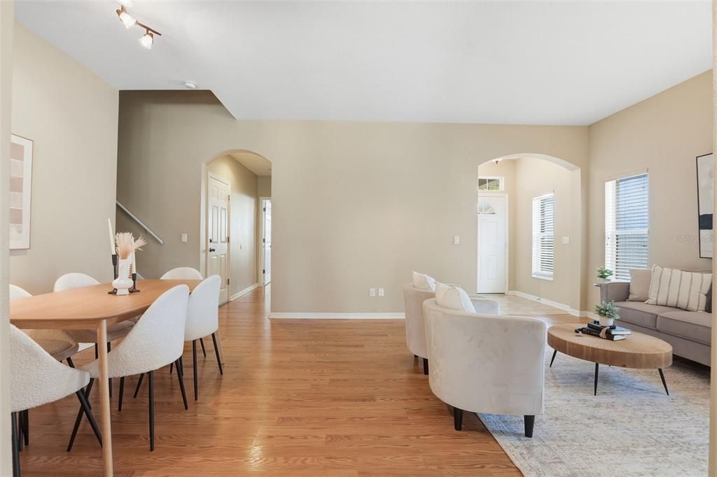 На продажу: $569,000 (5 спален, 3 ванн, 2585 Квадратных фут)