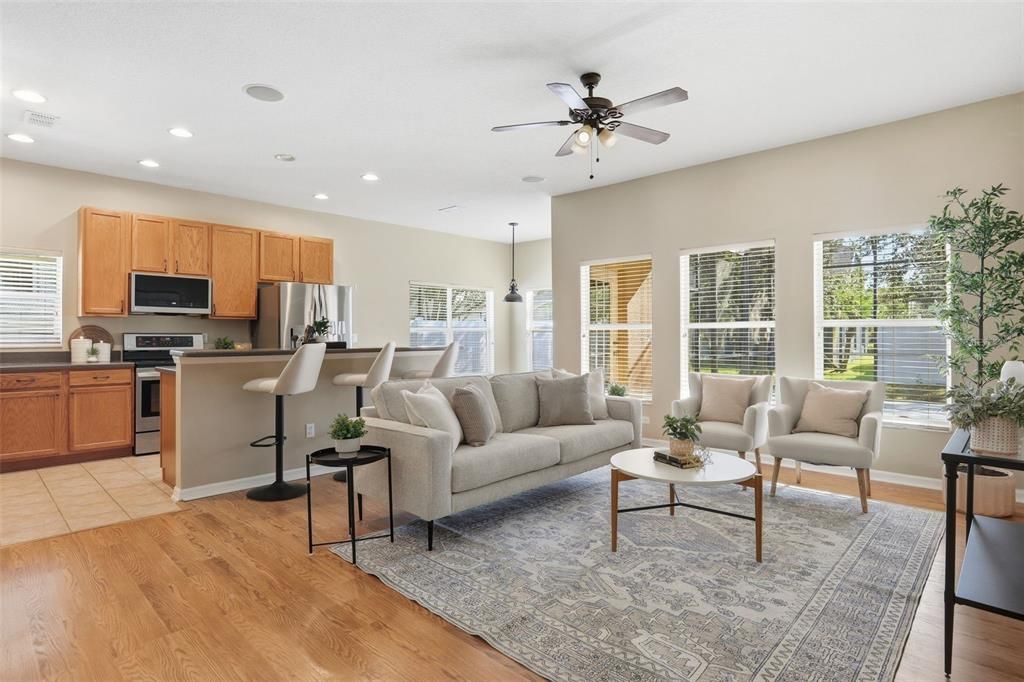 На продажу: $569,000 (5 спален, 3 ванн, 2585 Квадратных фут)