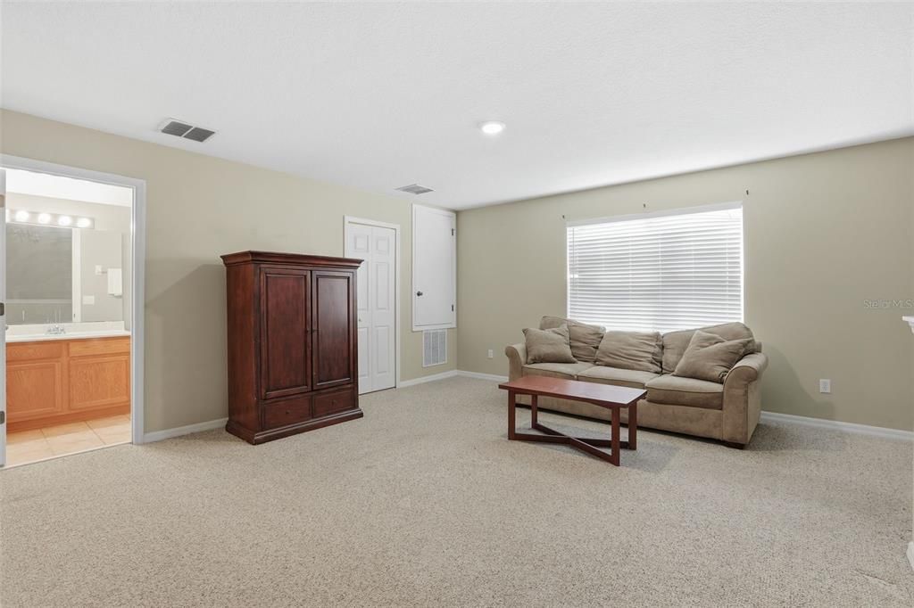 На продажу: $569,000 (5 спален, 3 ванн, 2585 Квадратных фут)