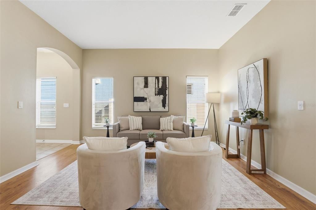 На продажу: $569,000 (5 спален, 3 ванн, 2585 Квадратных фут)