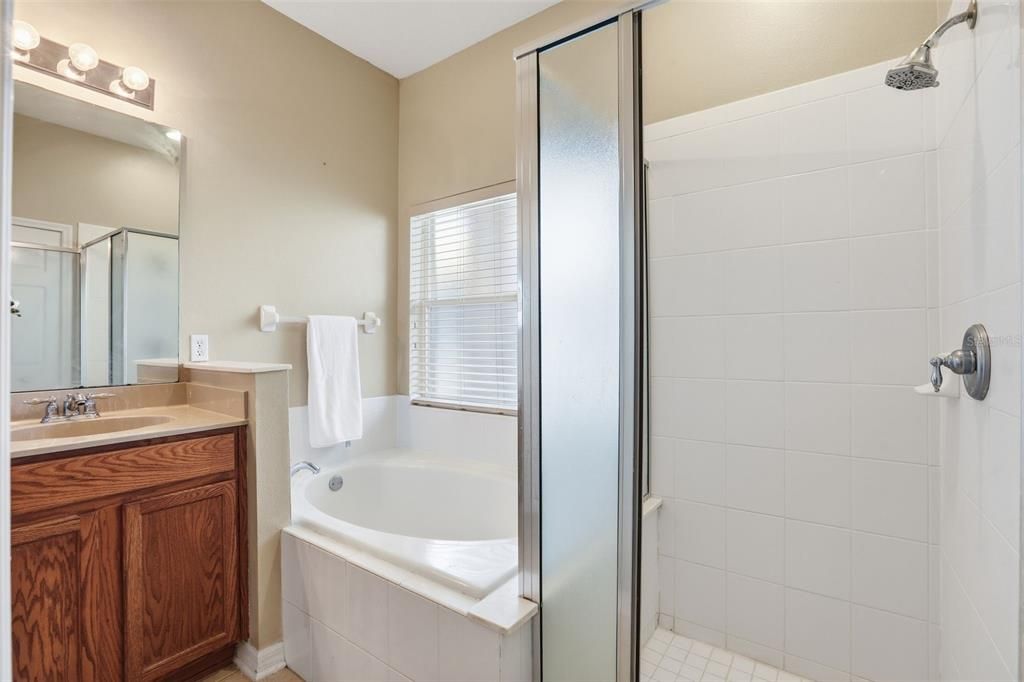 На продажу: $569,000 (5 спален, 3 ванн, 2585 Квадратных фут)