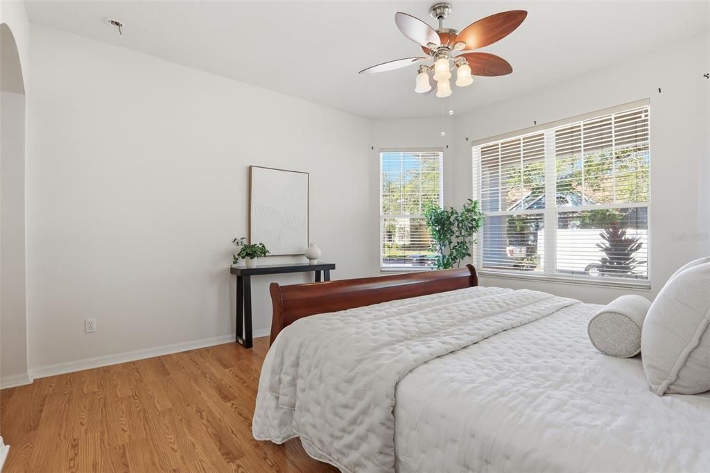 На продажу: $569,000 (5 спален, 3 ванн, 2585 Квадратных фут)