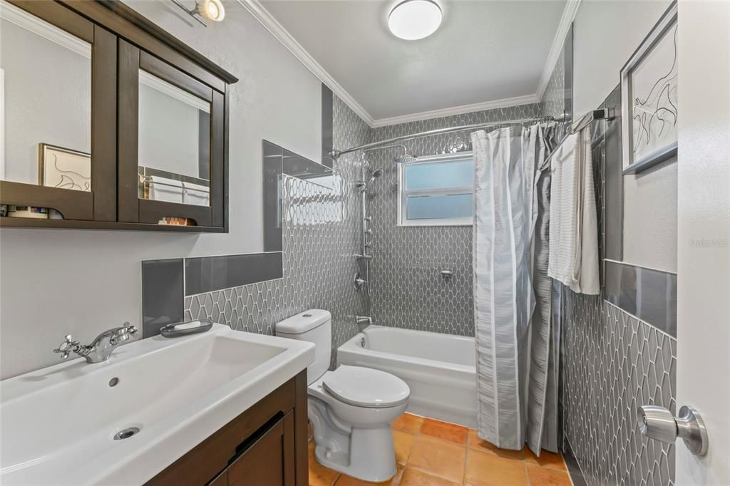 待售: $350,000 (3 贝兹, 2 浴室, 1272 平方英尺)