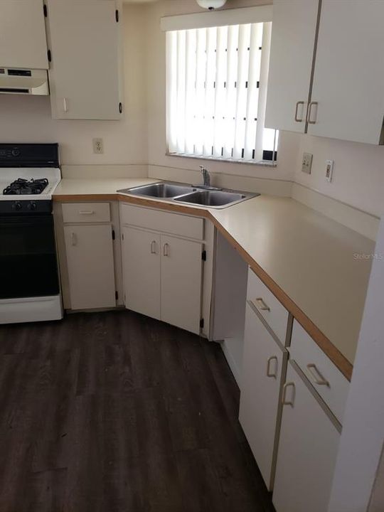 For Rent: $1,425 (2 beds, 2 baths, 990 Square Feet)