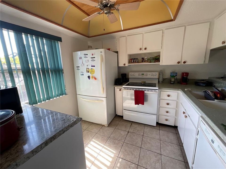 For Sale: $145,000 (2 beds, 2 baths, 1114 Square Feet)