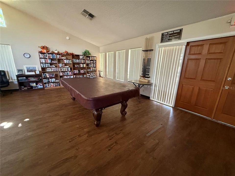 For Sale: $145,000 (2 beds, 2 baths, 1114 Square Feet)