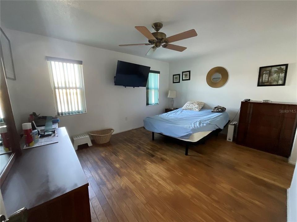For Sale: $145,000 (2 beds, 2 baths, 1114 Square Feet)