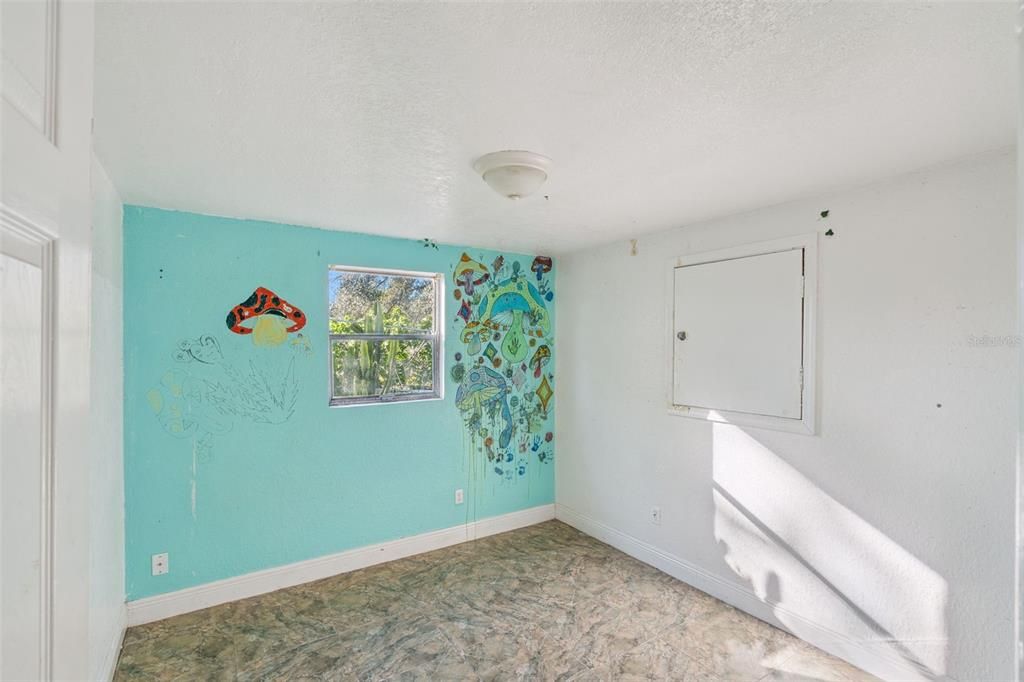 待售: $235,000 (3 贝兹, 2 浴室, 1708 平方英尺)