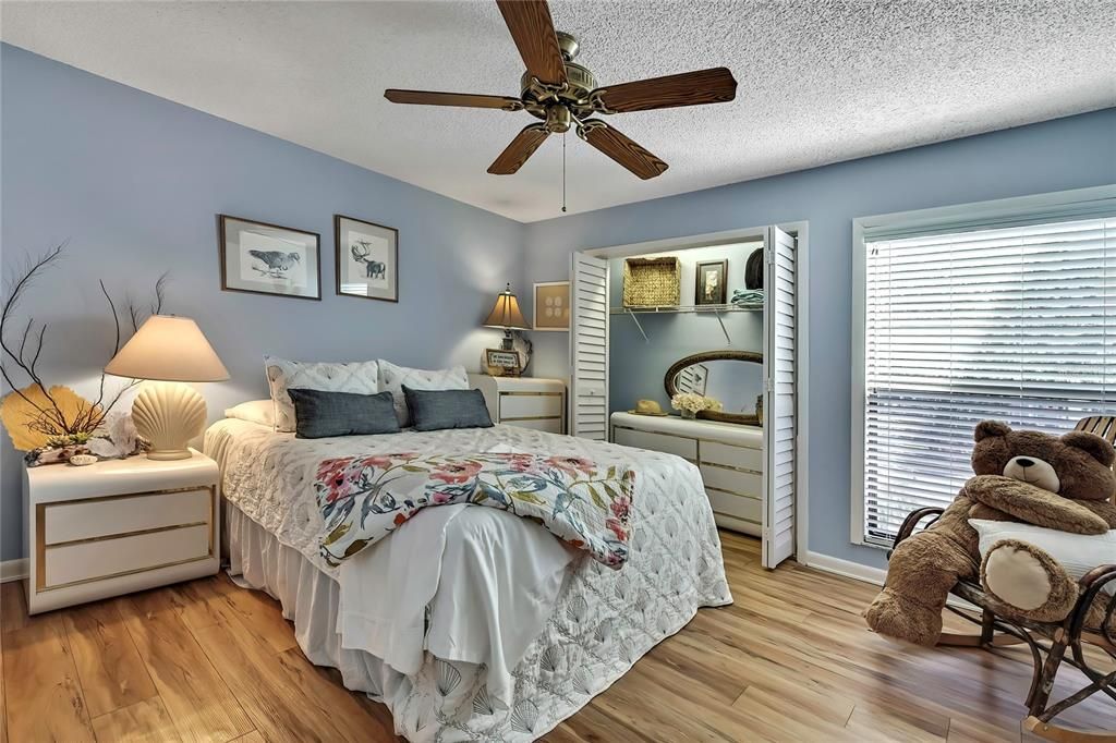 For Sale: $385,000 (2 beds, 2 baths, 1325 Square Feet)