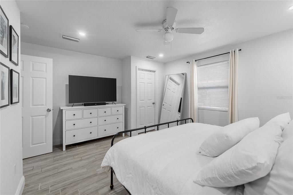 合同活跃: $365,000 (4 贝兹, 3 浴室, 1488 平方英尺)