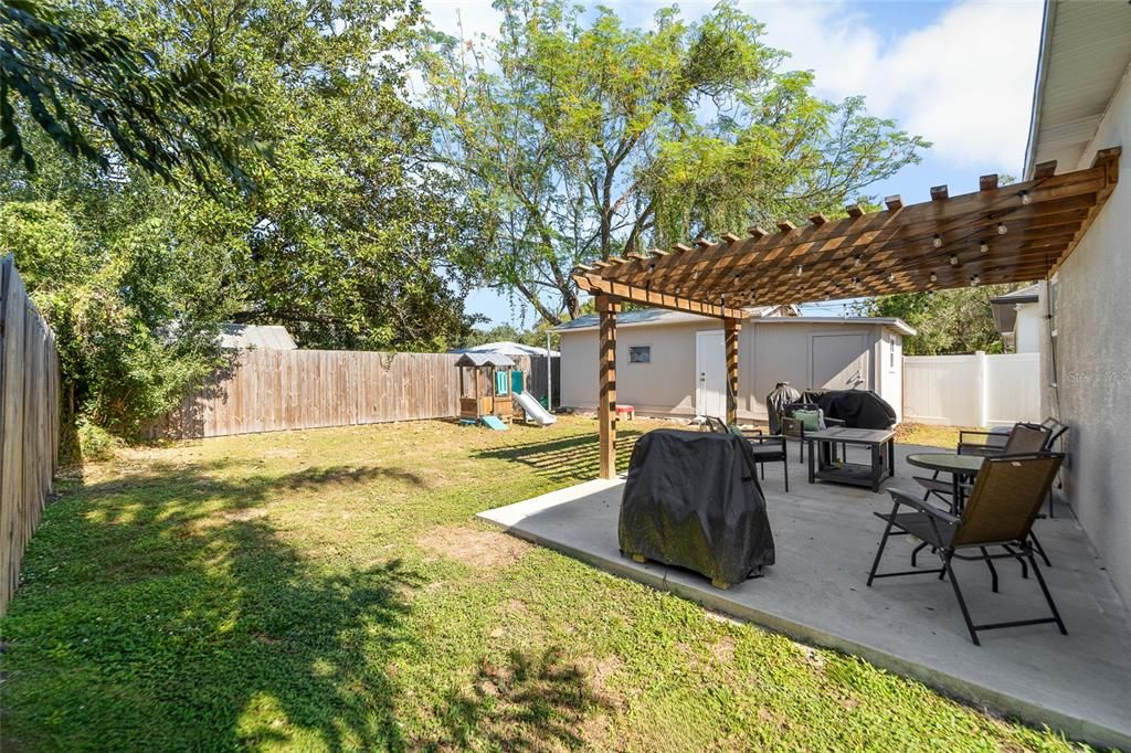 合同活跃: $365,000 (4 贝兹, 3 浴室, 1488 平方英尺)