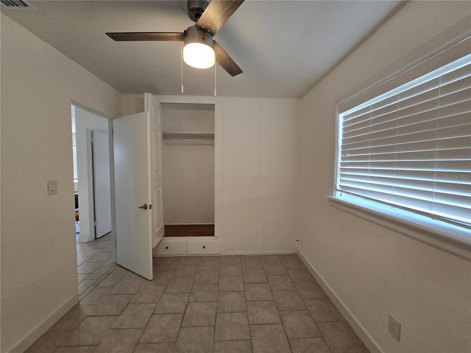 Active With Contract: $1,850 (2 beds, 1 baths, 814 Square Feet)