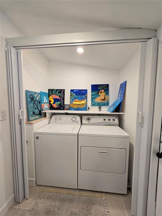 Active With Contract: $1,850 (2 beds, 1 baths, 814 Square Feet)