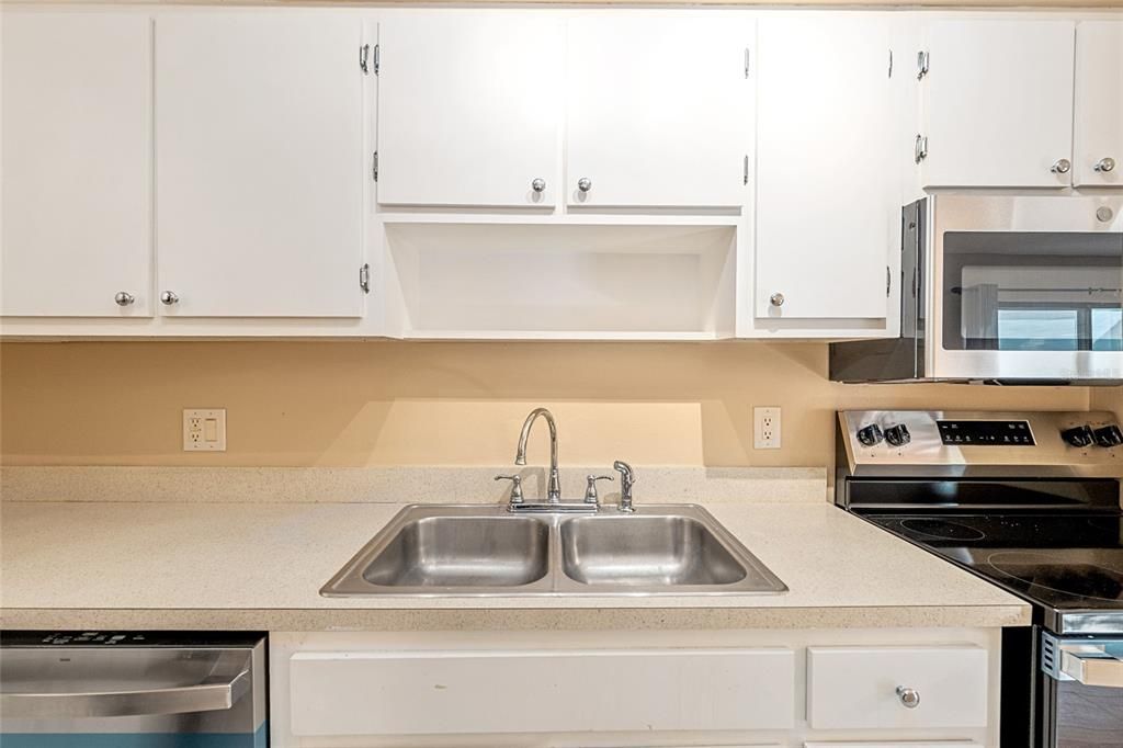 For Rent: $1,750 (2 beds, 2 baths, 1235 Square Feet)