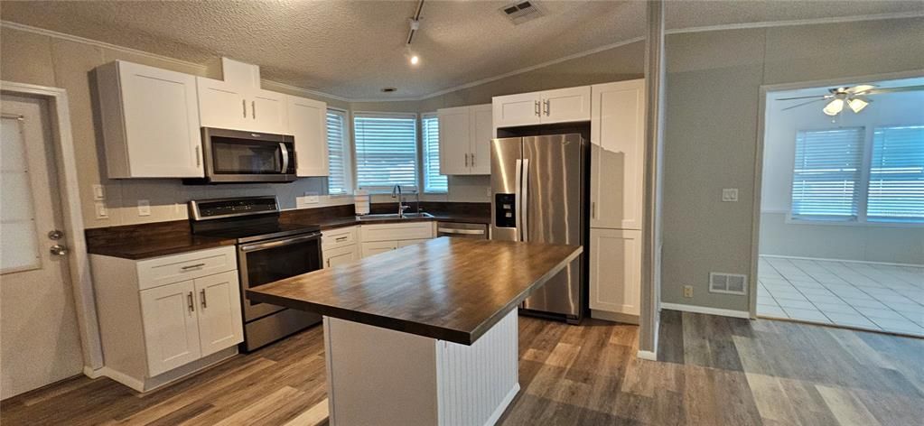 В аренду: $1,400 (2 спален, 2 ванн, 1150 Квадратных фут)