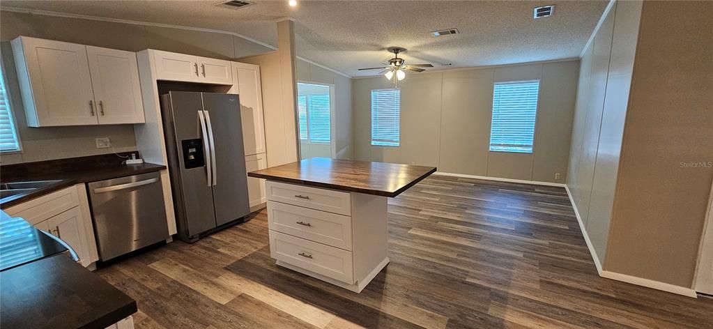 В аренду: $1,400 (2 спален, 2 ванн, 1150 Квадратных фут)