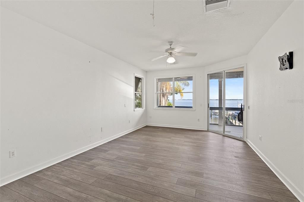 待售: $900,000 (3 贝兹, 3 浴室, 2740 平方英尺)