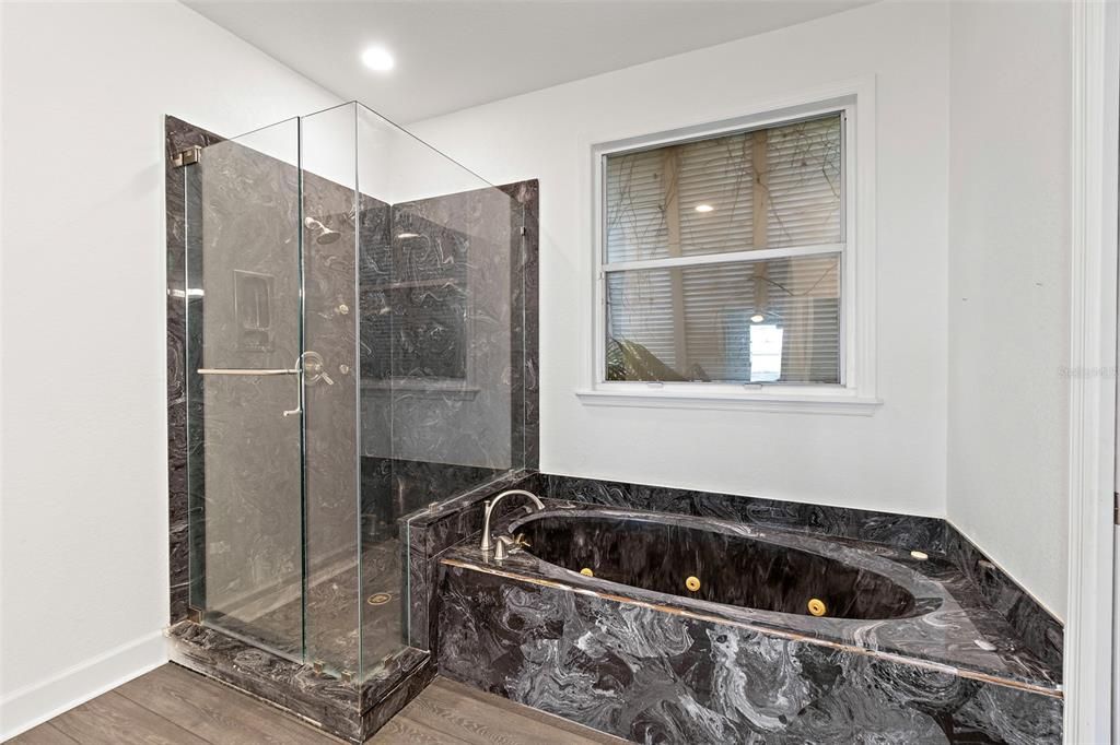 待售: $900,000 (3 贝兹, 3 浴室, 2740 平方英尺)