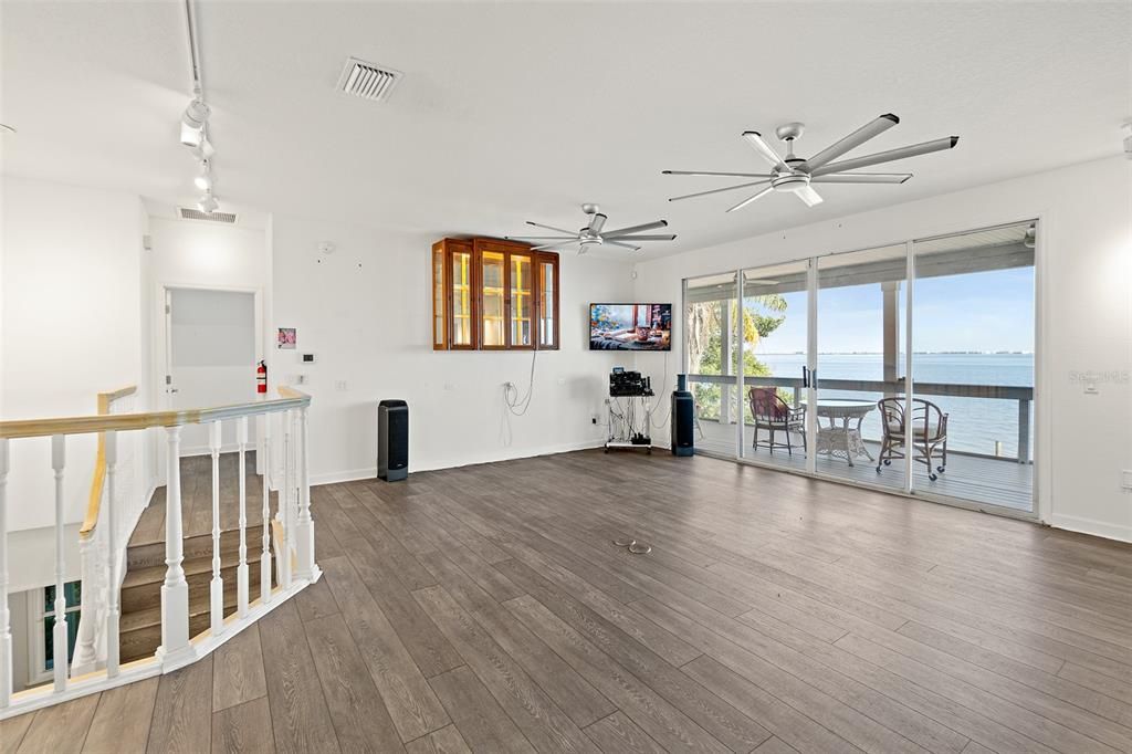 待售: $900,000 (3 贝兹, 3 浴室, 2740 平方英尺)