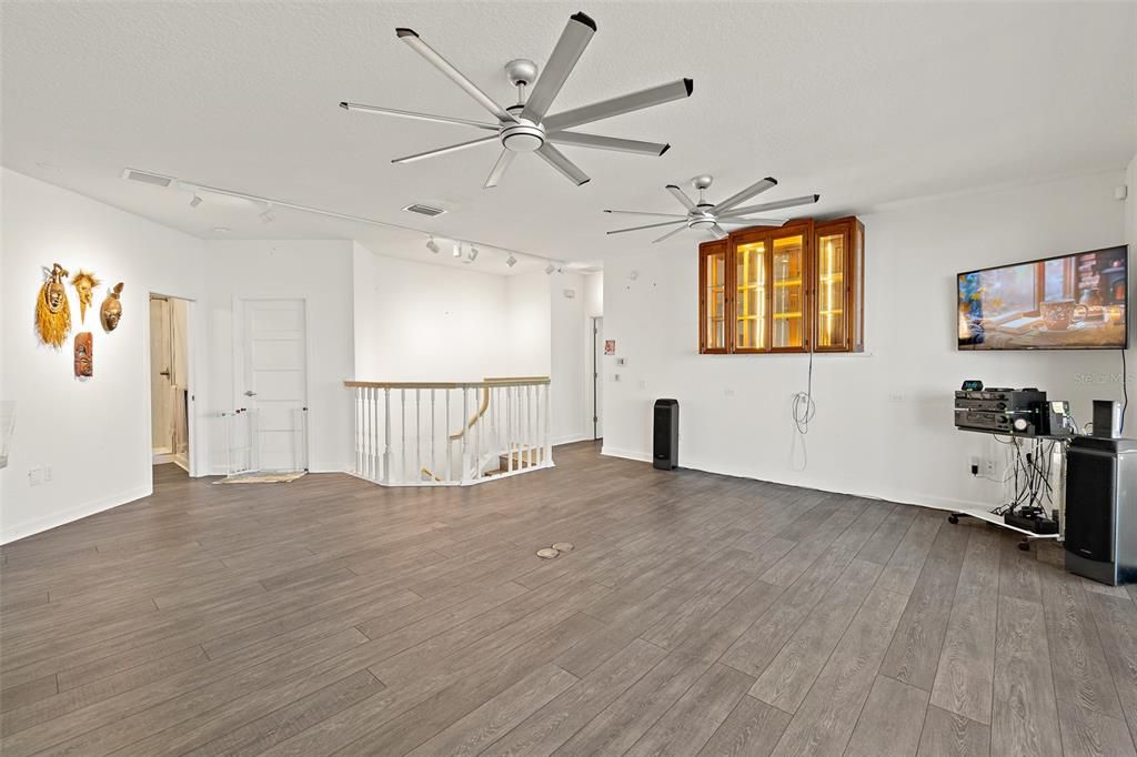 待售: $900,000 (3 贝兹, 3 浴室, 2740 平方英尺)