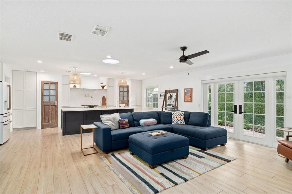 For Sale: $850,000 (4 beds, 2 baths, 2000 Square Feet)