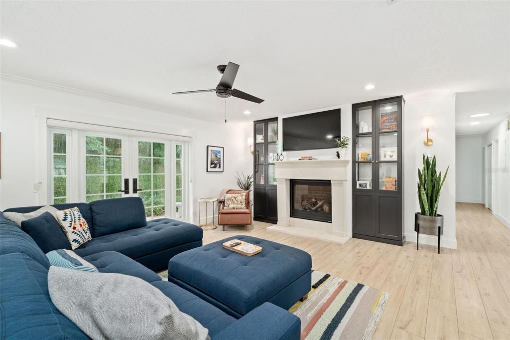 For Sale: $850,000 (4 beds, 2 baths, 2000 Square Feet)