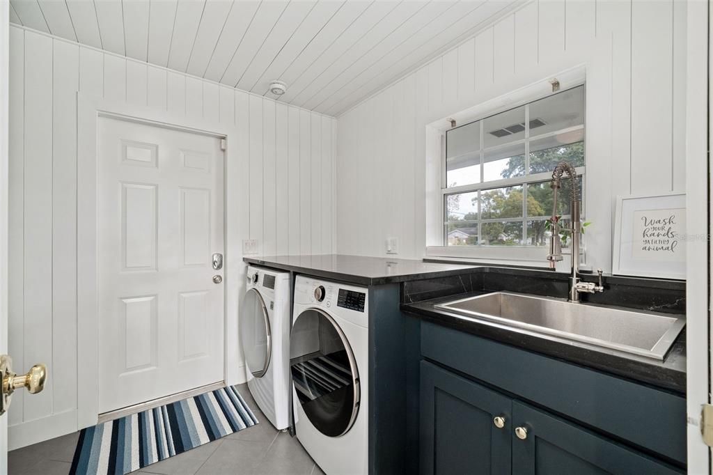 For Sale: $850,000 (4 beds, 2 baths, 2000 Square Feet)