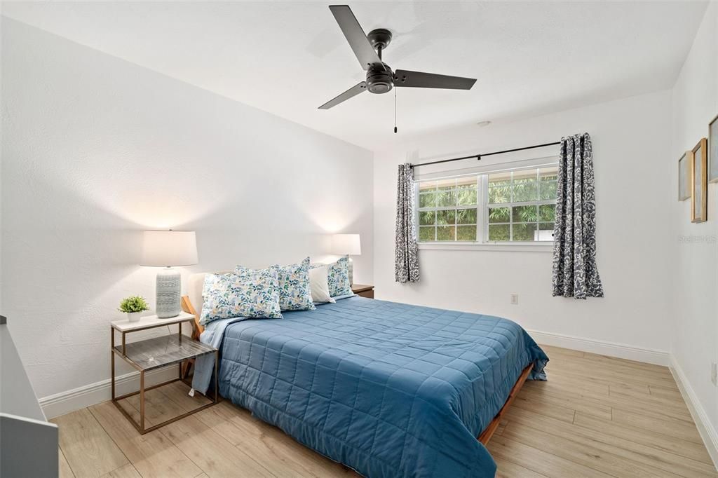 For Sale: $850,000 (4 beds, 2 baths, 2000 Square Feet)