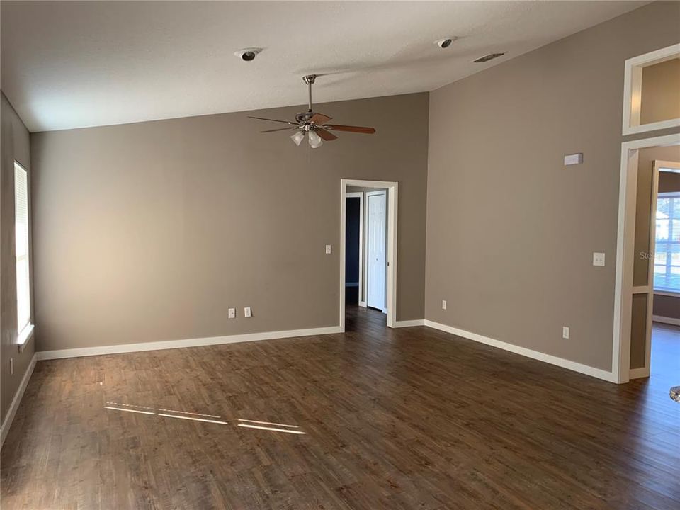 出租: $2,600 (4 贝兹, 2 浴室, 1897 平方英尺)