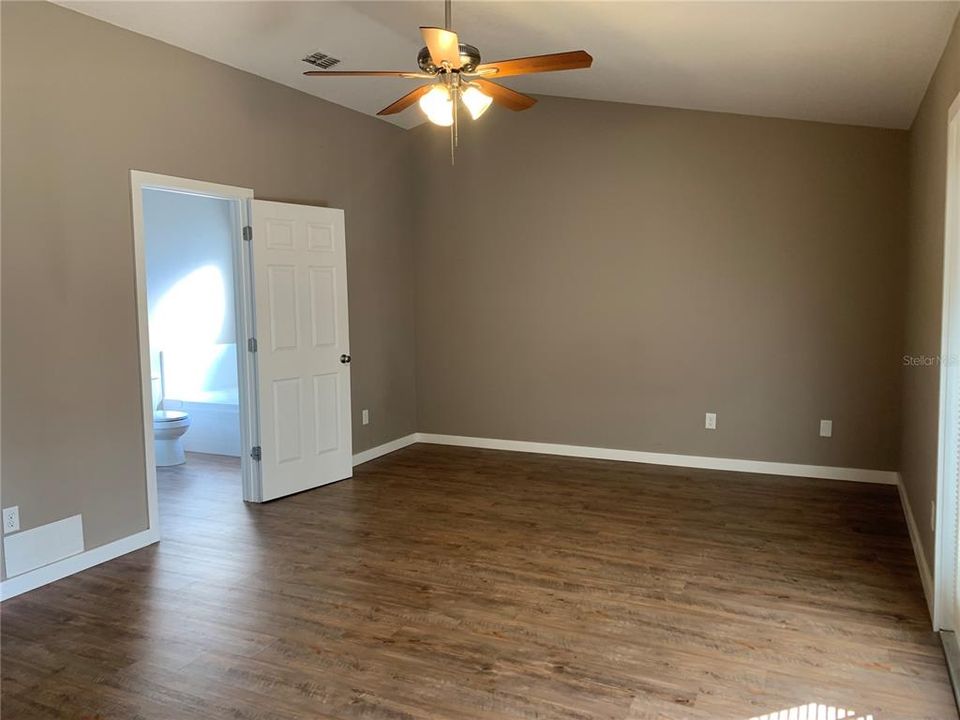 出租: $2,600 (4 贝兹, 2 浴室, 1897 平方英尺)