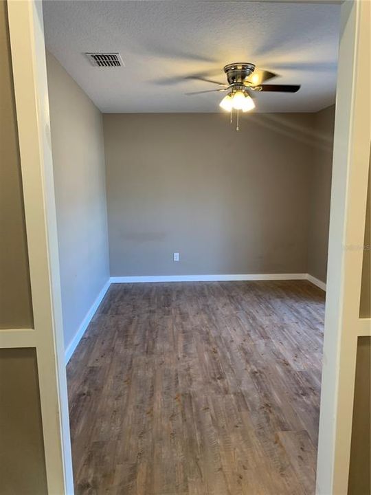 出租: $2,600 (4 贝兹, 2 浴室, 1897 平方英尺)