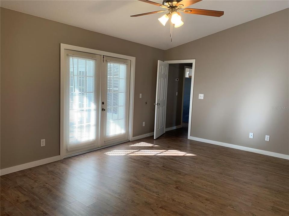 出租: $2,600 (4 贝兹, 2 浴室, 1897 平方英尺)