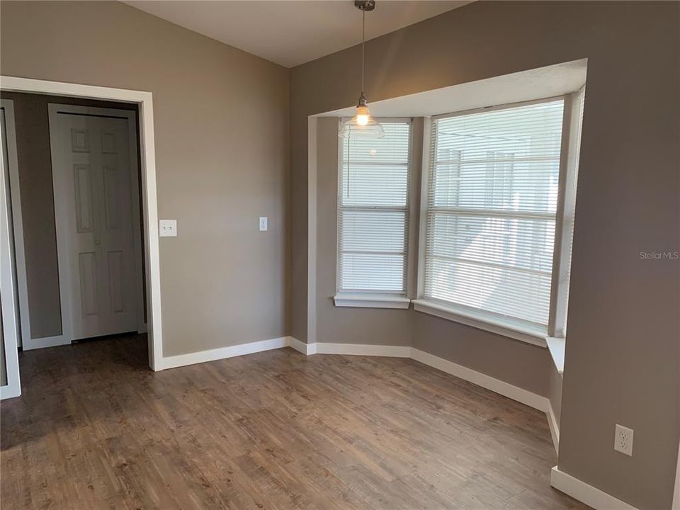 出租: $2,600 (4 贝兹, 2 浴室, 1897 平方英尺)