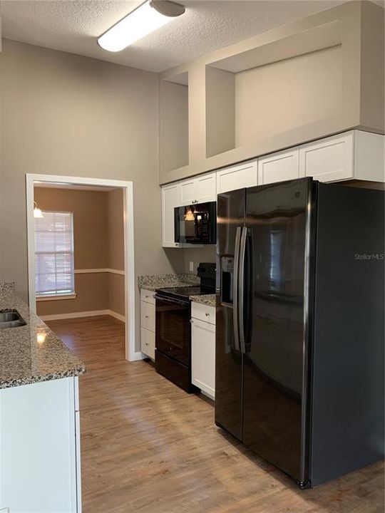 出租: $2,600 (4 贝兹, 2 浴室, 1897 平方英尺)