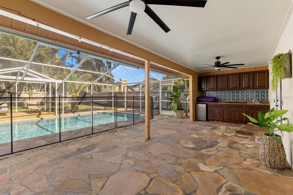 Active With Contract: $439,998 (3 beds, 2 baths, 2248 Square Feet)