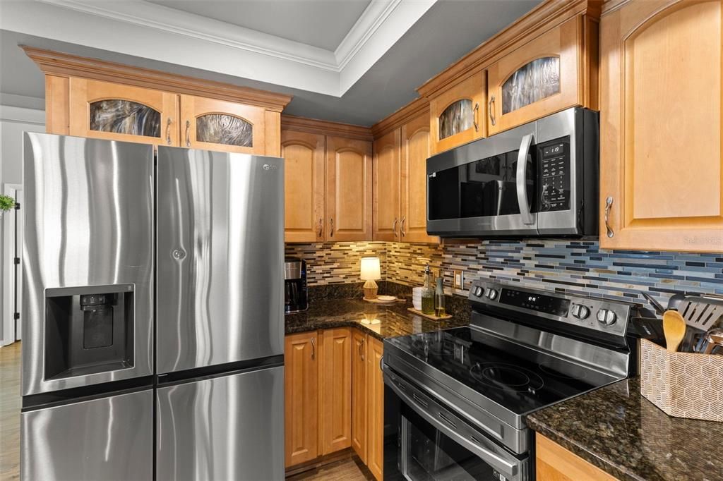 Active With Contract: $439,998 (3 beds, 2 baths, 2248 Square Feet)