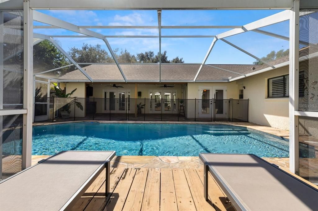 Active With Contract: $439,998 (3 beds, 2 baths, 2248 Square Feet)