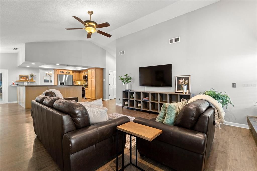 Active With Contract: $439,998 (3 beds, 2 baths, 2248 Square Feet)