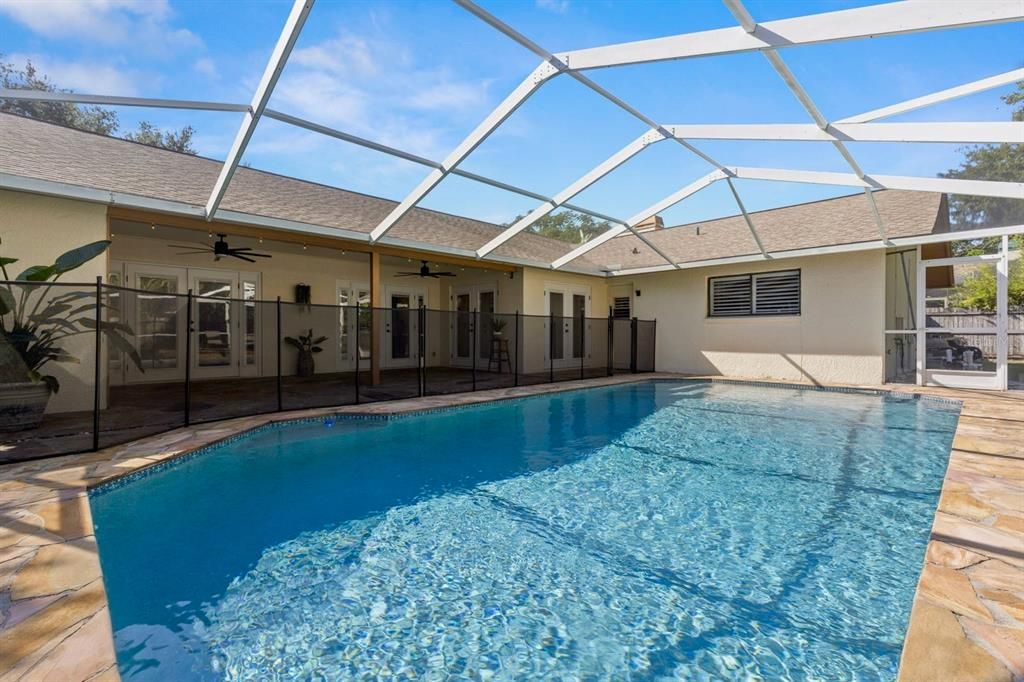 Active With Contract: $439,998 (3 beds, 2 baths, 2248 Square Feet)