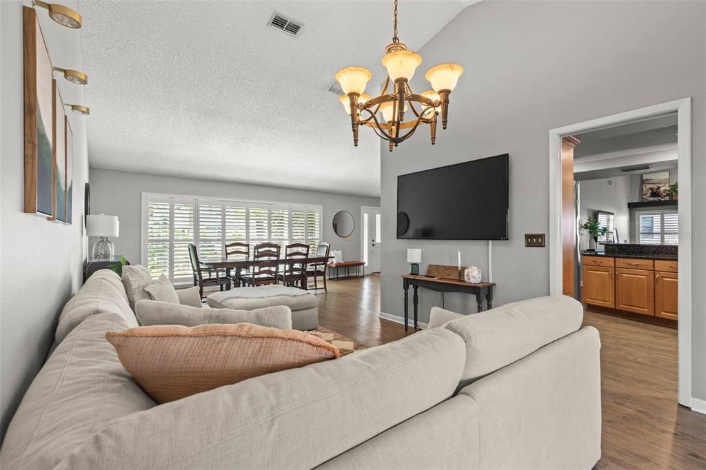 Active With Contract: $439,998 (3 beds, 2 baths, 2248 Square Feet)