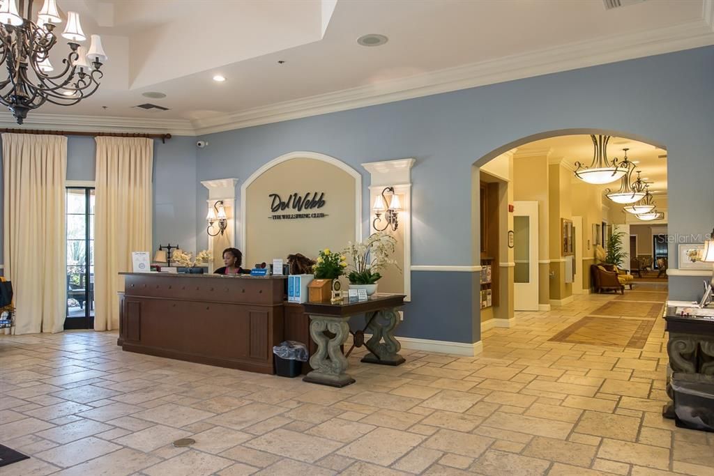 合同活跃: $319,000 (2 贝兹, 2 浴室, 1523 平方英尺)