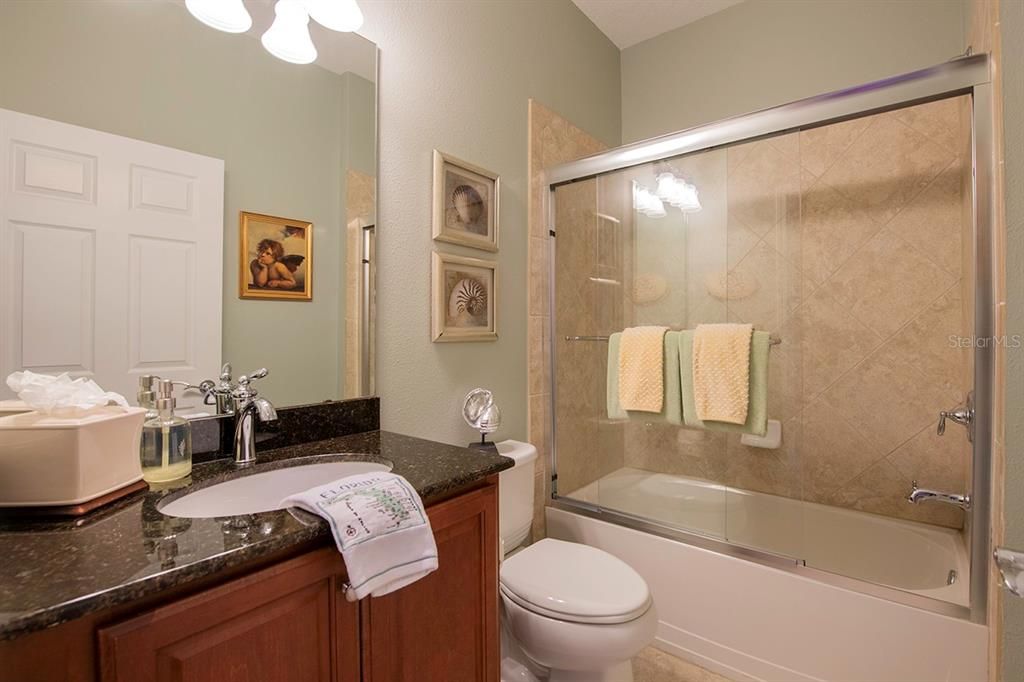 合同活跃: $319,000 (2 贝兹, 2 浴室, 1523 平方英尺)