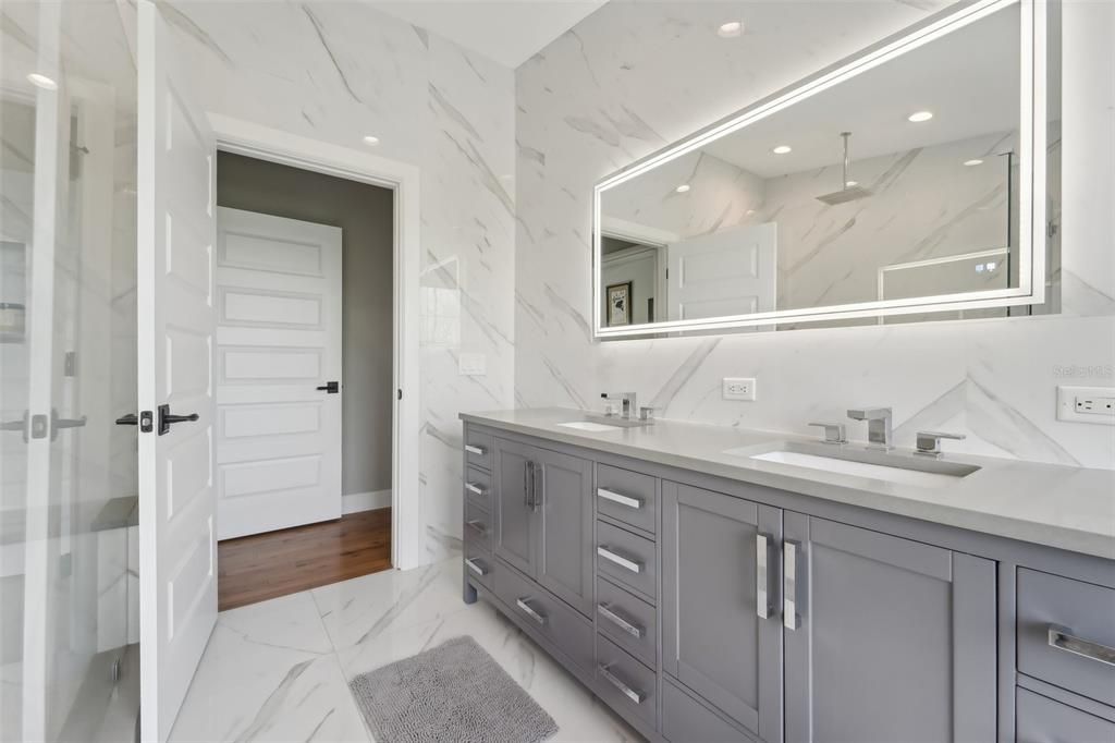 На продажу: $1,999,999 (3 спален, 3 ванн, 2856 Квадратных фут)