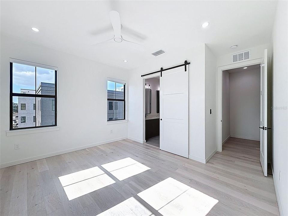 В аренду: $5,000 (3 спален, 3 ванн, 2104 Квадратных фут)