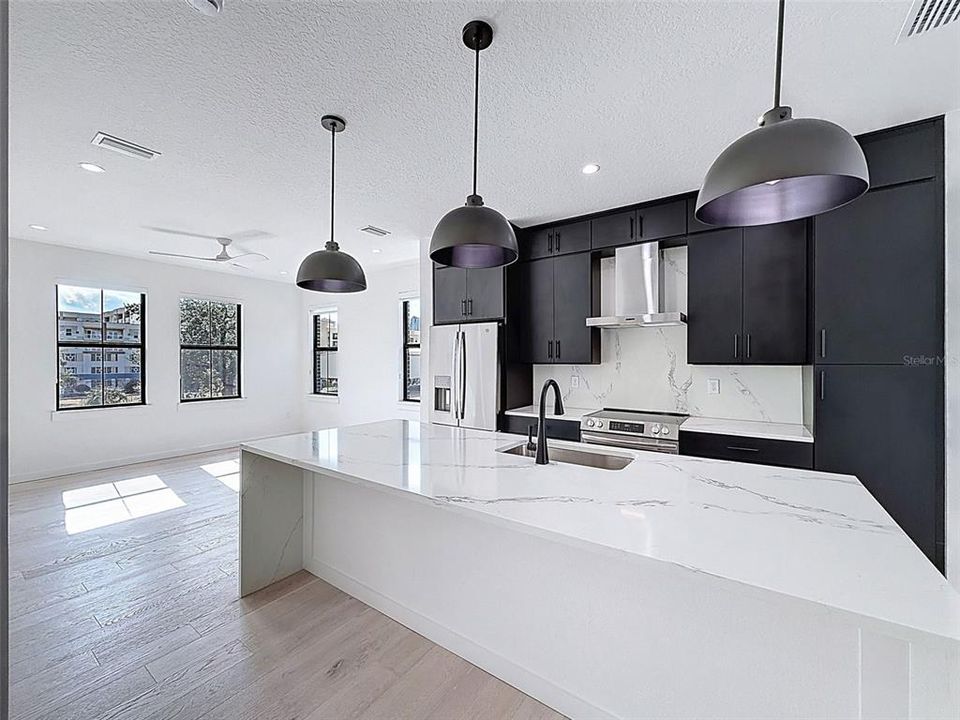 В аренду: $5,000 (3 спален, 3 ванн, 2104 Квадратных фут)