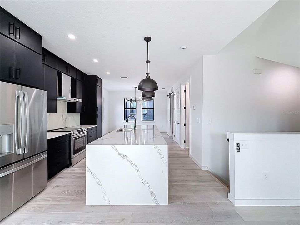 В аренду: $5,000 (3 спален, 3 ванн, 2104 Квадратных фут)