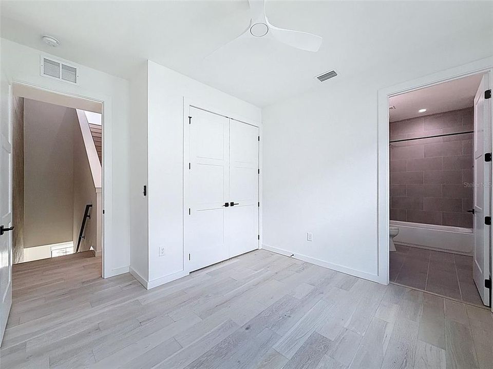 В аренду: $5,000 (3 спален, 3 ванн, 2104 Квадратных фут)