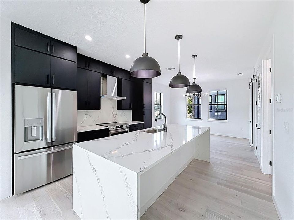 В аренду: $5,000 (3 спален, 3 ванн, 2104 Квадратных фут)